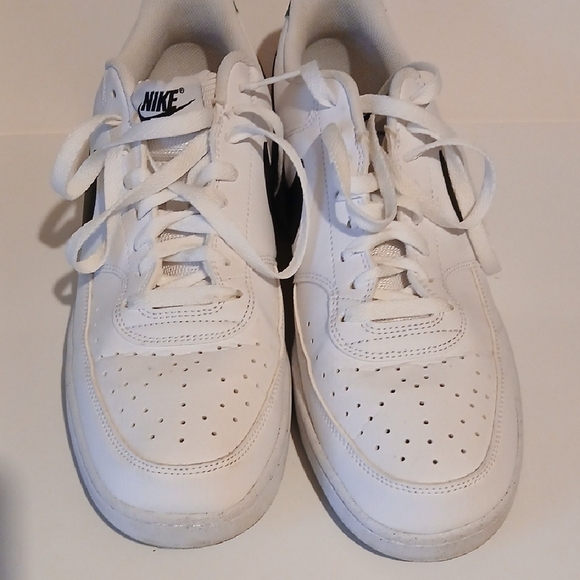 Nike White Sneakers with Black Swoosh and Green Heel main image 7
